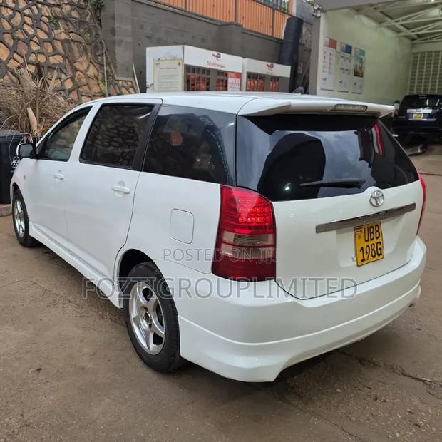 Toyota Wish 2004 White
