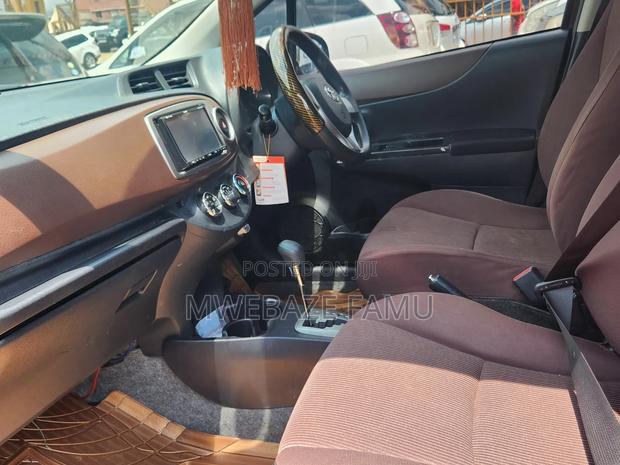 Toyota Vitz 2012 Burgundy