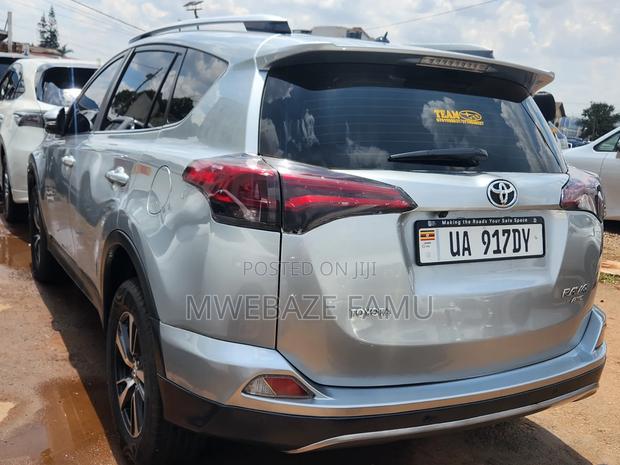 Toyota RAV4 2015