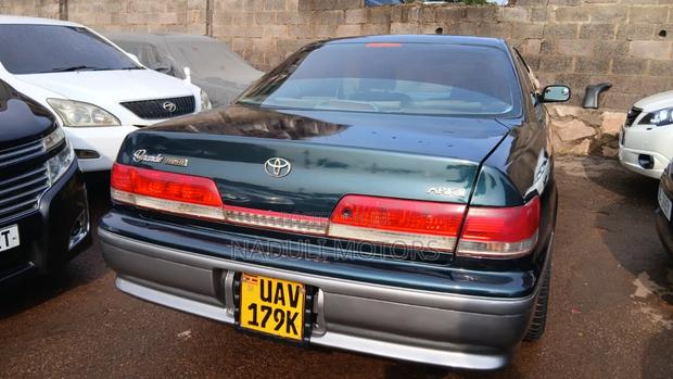 Toyota Mark II 2002 Blue