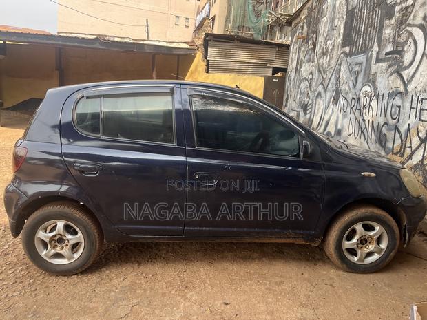 Toyota Vitz 1999 Blue