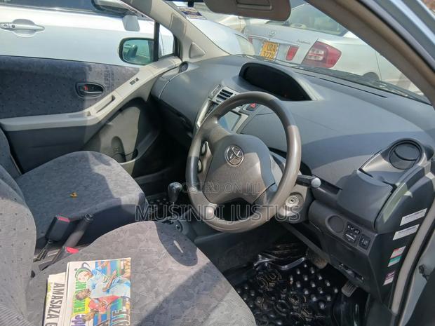 Toyota Vitz 2010 Green
