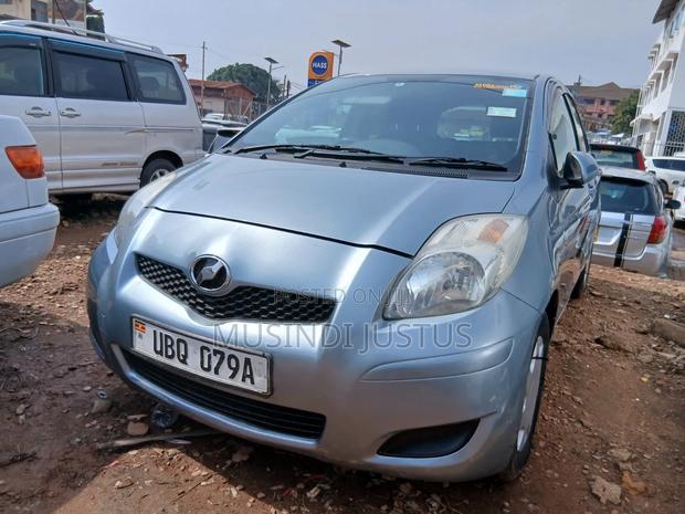 Toyota Vitz 2010 Green