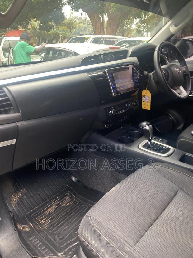 Toyota Hilux Revo Double Cab Deisel 2.4 AWD 2016 Gray
