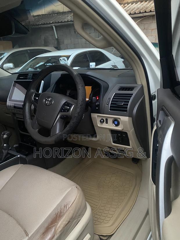 Toyota Land Cruiser Prado 2.7 2018 White