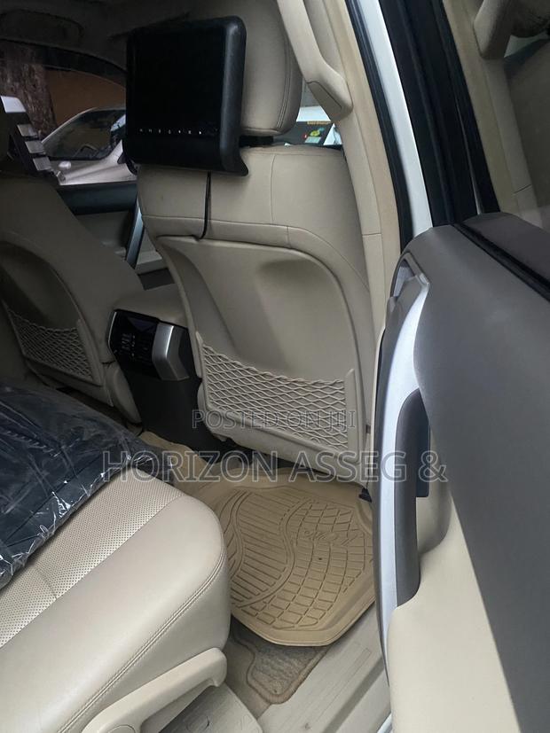 Toyota Land Cruiser Prado 2.7 2018 White