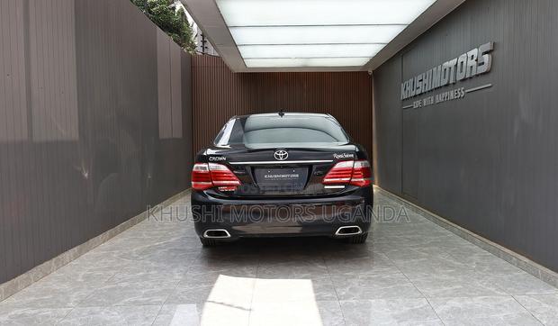 Toyota Crown 2012 Black