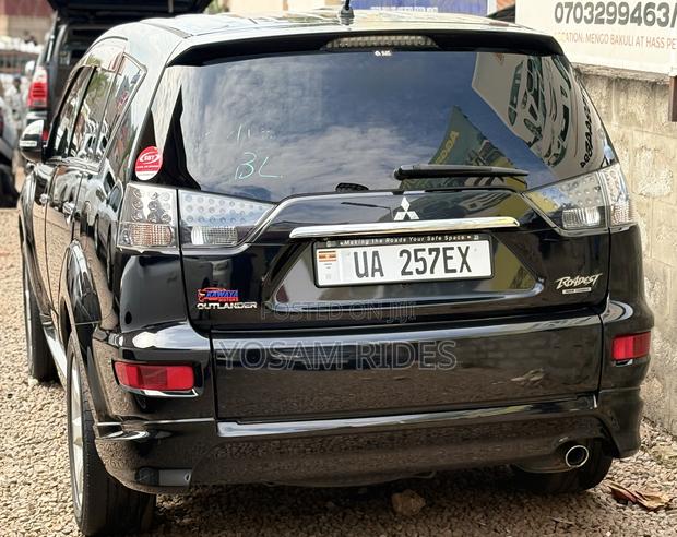 Mitsubishi Outlander 2012 Black