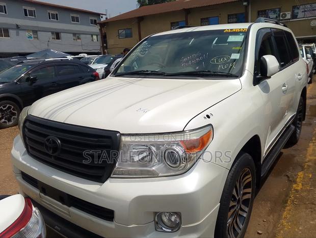 Toyota Land Cruiser 2013 White
