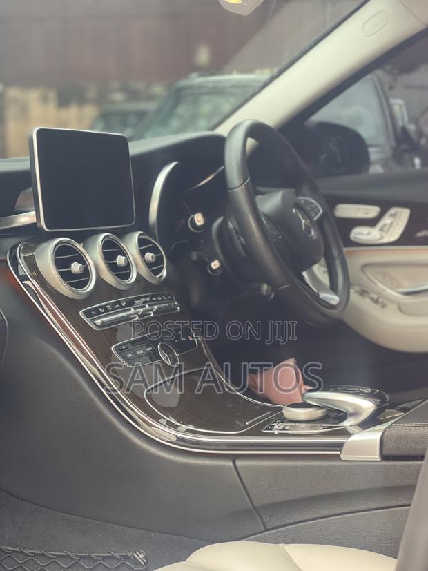 Mercedes-Benz C200 2017 Red
