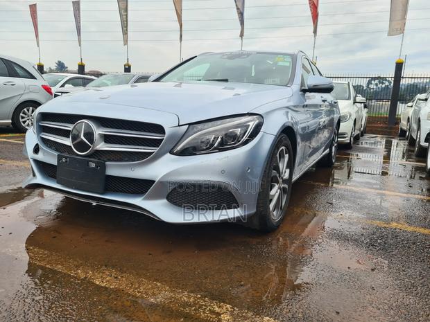 Mercedes-Benz C200 2016 Blue
