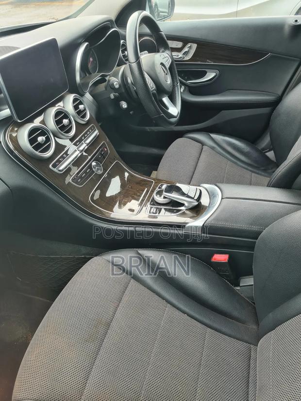 Mercedes-Benz C200 2016 Blue