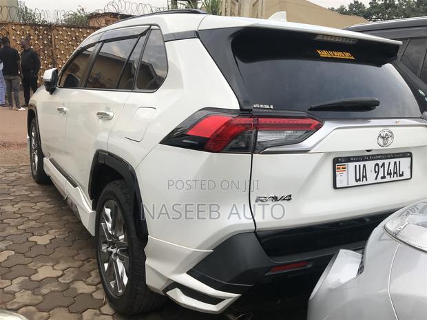 Toyota RAV4 2019 White
