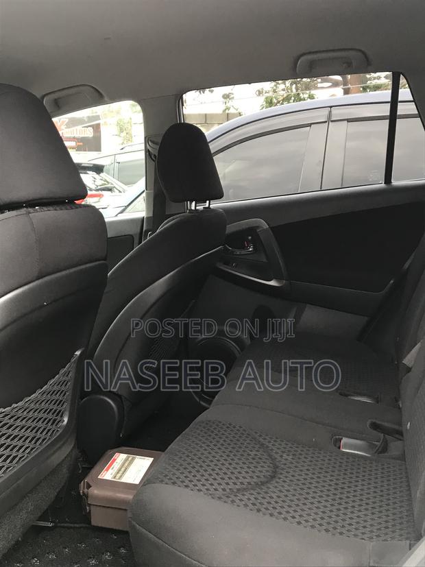 Toyota Vanguard 2011 White
