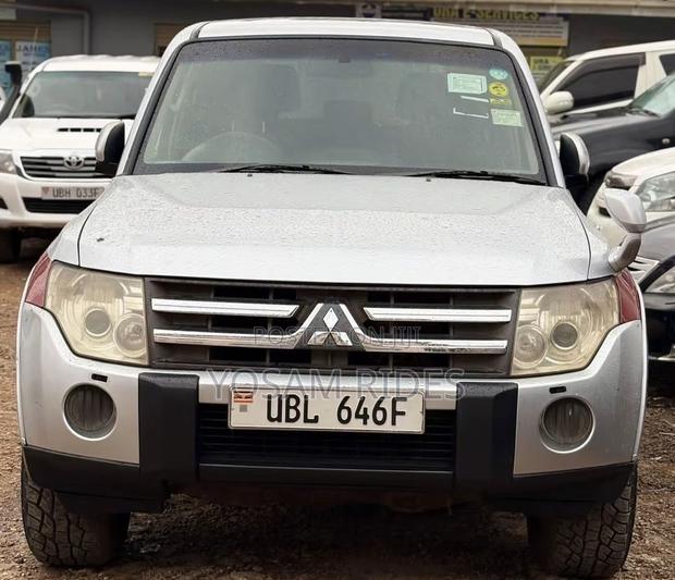 Mitsubishi Pajero 3.0 2010