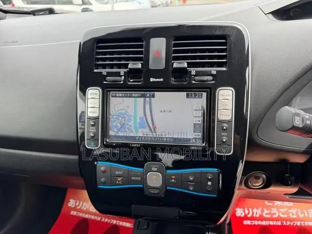 Nissan Leaf 2013 White