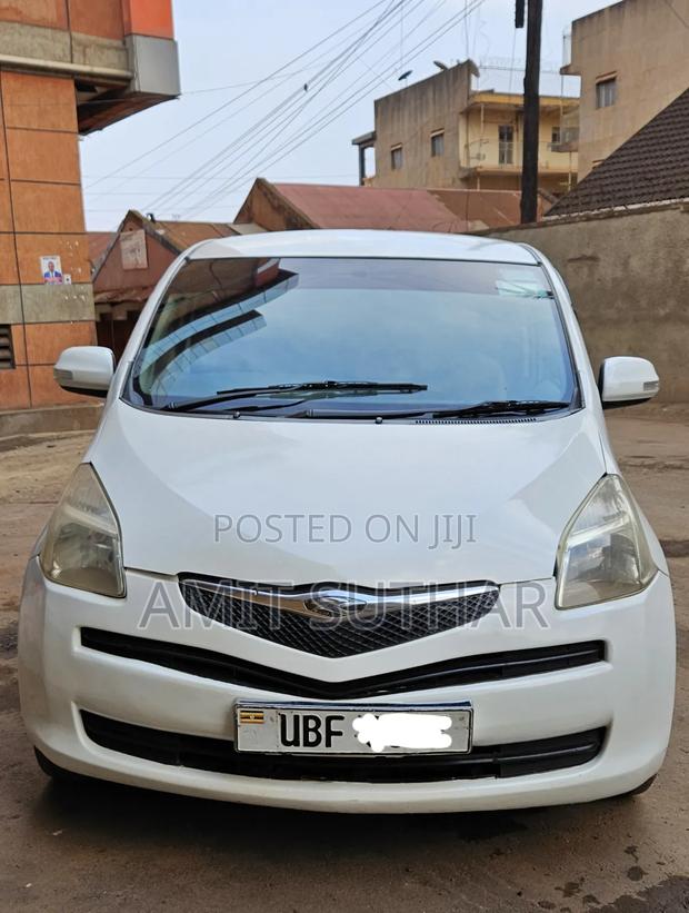 Toyota Ractis 2006 White