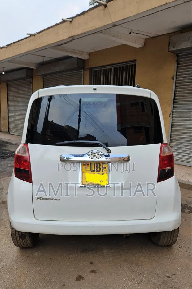 Toyota Ractis 2006 White