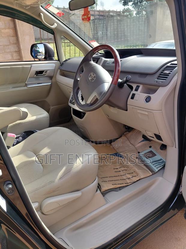 Toyota Noah 2012 Black