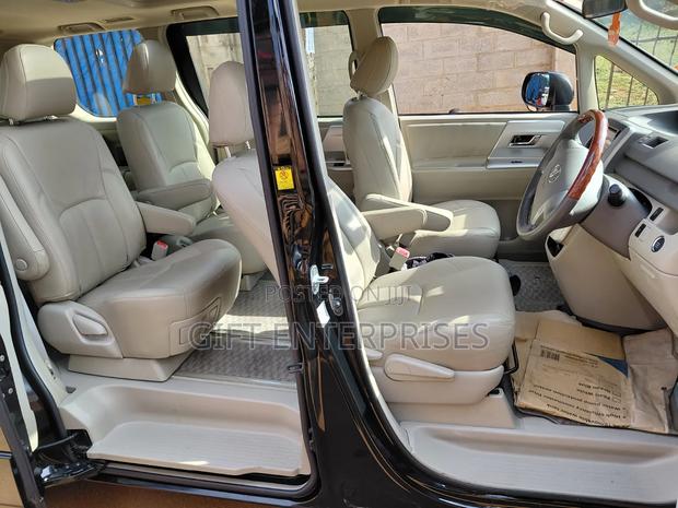 Toyota Noah 2012 Black