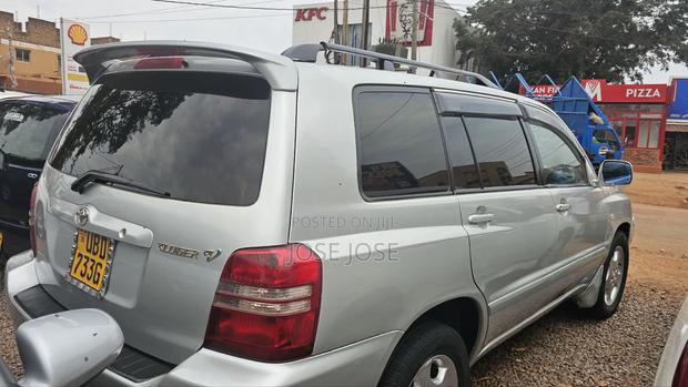 Toyota Kluger 2006 Silver
