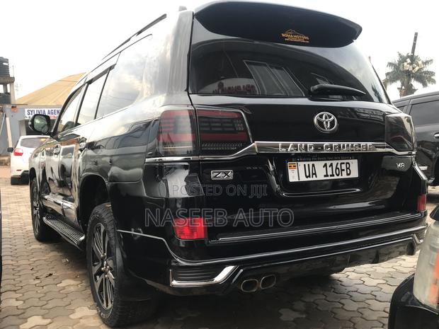Toyota Land Cruiser Prado 2017 Black