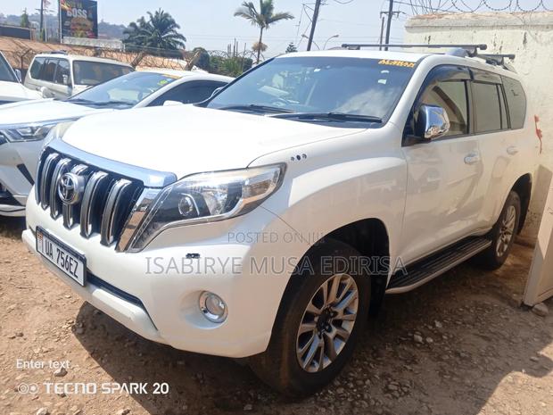 Toyota Land Cruiser 2016 White