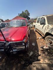 Toyota Hilux 2000 Red for sale