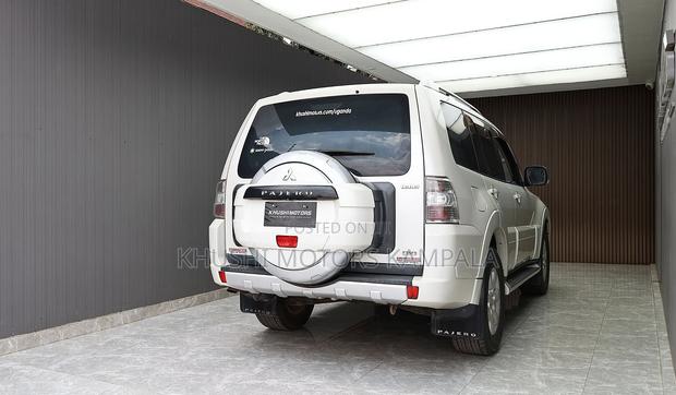 Mitsubishi Pajero 2012 White