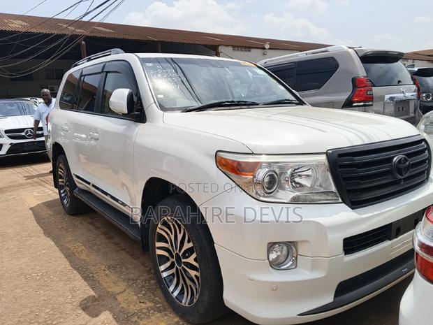 Toyota Land Cruiser 2013 White