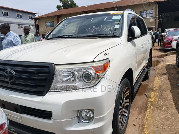 Toyota Land Cruiser 2013 White