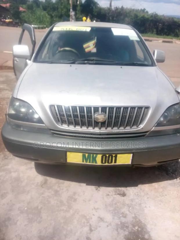 Toyota Harrier 2000 Silver