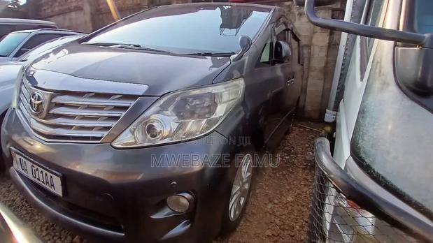 Toyota Alphard 2012 Gray