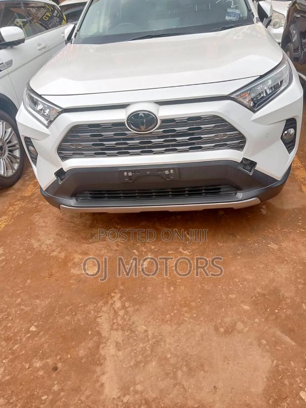 Toyota RAV4 2020 White