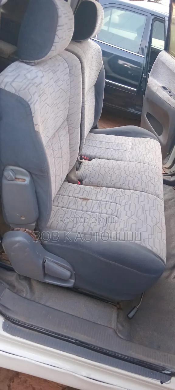 Toyota Ipsum 2000 White