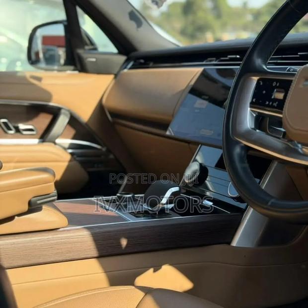 Land Rover Range Rover Vogue 2023 Green