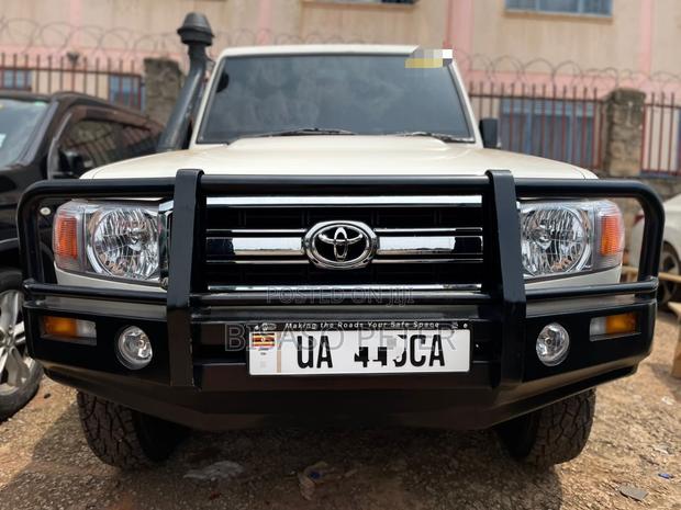 Toyota Land Cruiser Prado 2010 White
