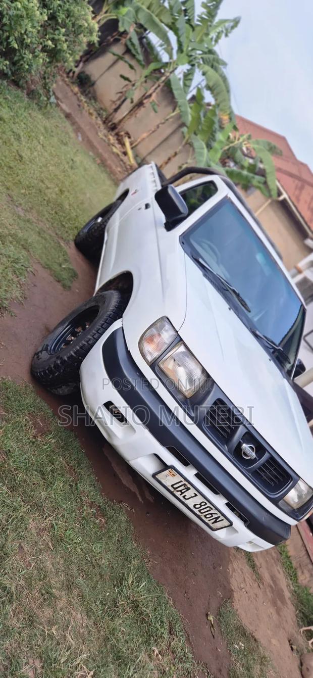 Nissan Pick-Up 2.5D 1998 White