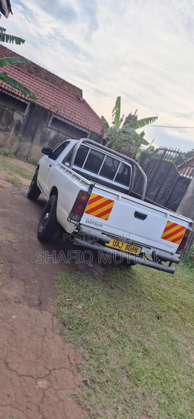 Nissan Pick-Up 2.5D 1998 White