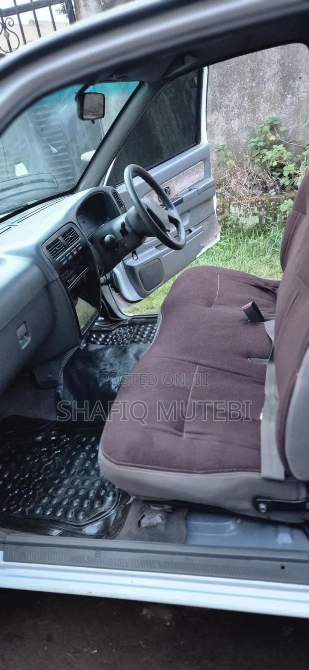Nissan Pick-Up 2.5D 1998 White