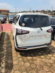 Toyota Sienta 2017 White for sale