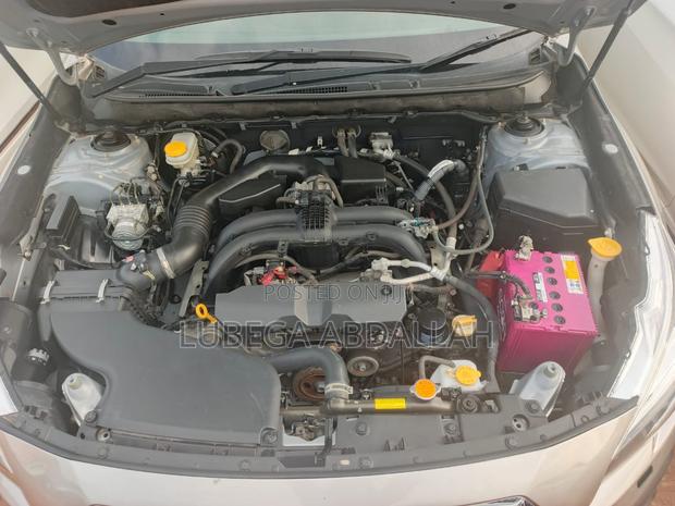 Subaru Outback 2.5i AWD 2017 Gold