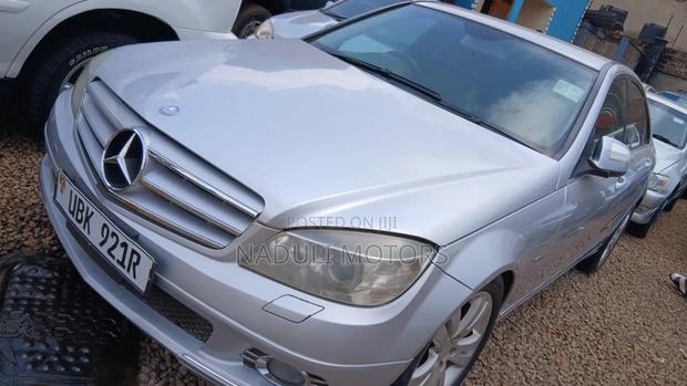 Mercedes-Benz C200 2009 Silver