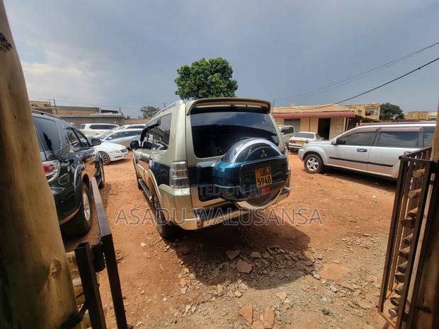 Mitsubishi Pajero 2014 Silver