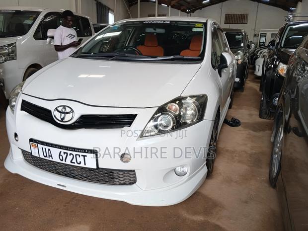 Toyota Auris 2011 White