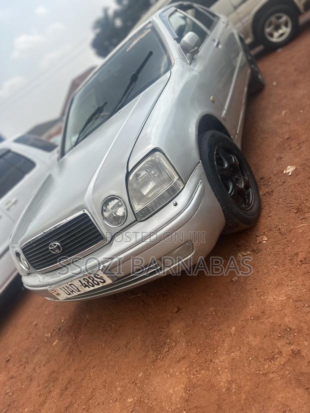 Toyota Progress 2002 Silver