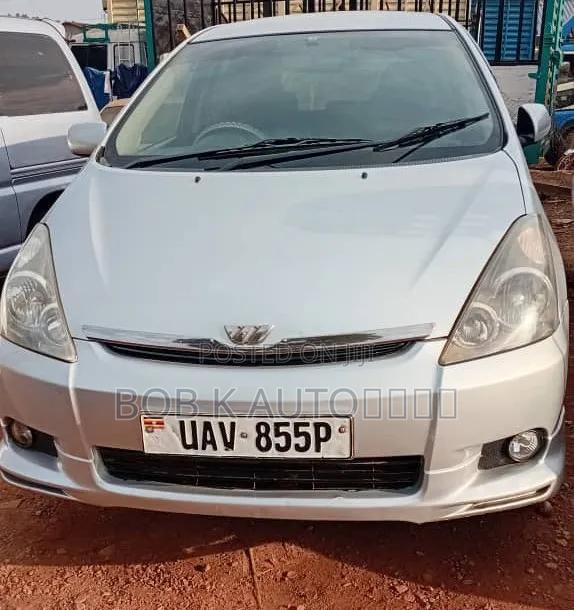 Toyota Wish 2004 Silver