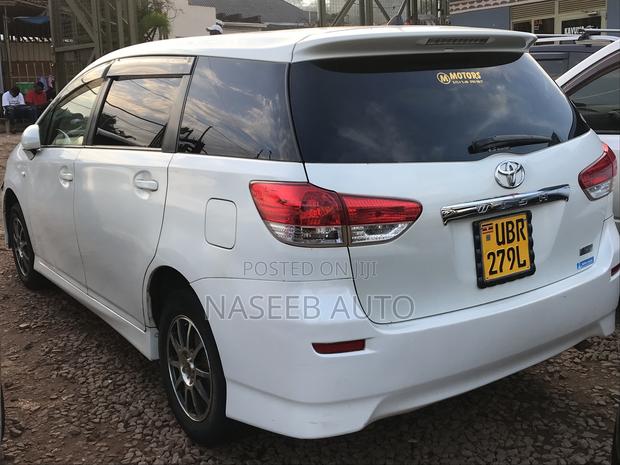 Toyota Wish 2010 White