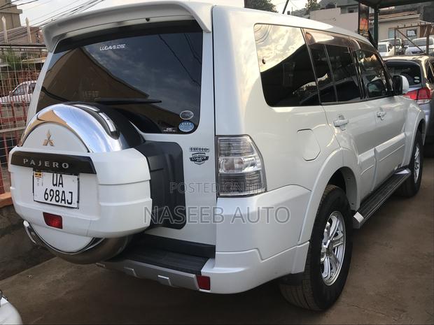 Mitsubishi Pajero 2011 White