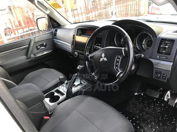 Mitsubishi Pajero 2011 White